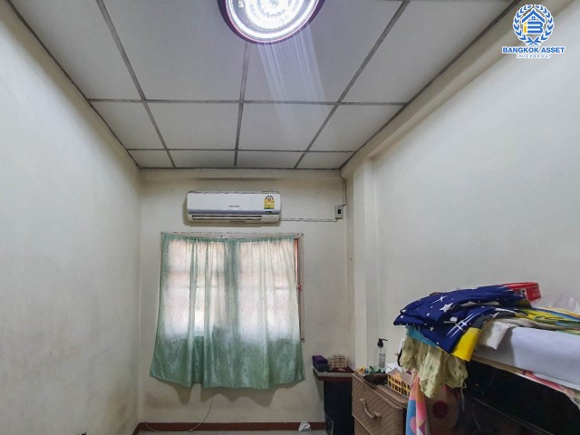 *****ทาวน์เฮ้าส์มือสองย่านกรุงเทพมหานคร ม.วัชรธานี บางแวก #หลังมุม เนื้อที่กว้างขวางถึงเกือบ 24 ตร.ว. ฟังก์ชัน 3 ห้องนอน 2 ห้องน้ำ 2 ที่จอดรถ บ้านสภาพดี บนทำเลเยี่ยม ใกล้รถรถไฟฟ้าสายสีน้ำเงิน "สถานีหลักสอง", เดอะมอลล์บางแค และทางด่วน "พรานนก-ศิริราช"